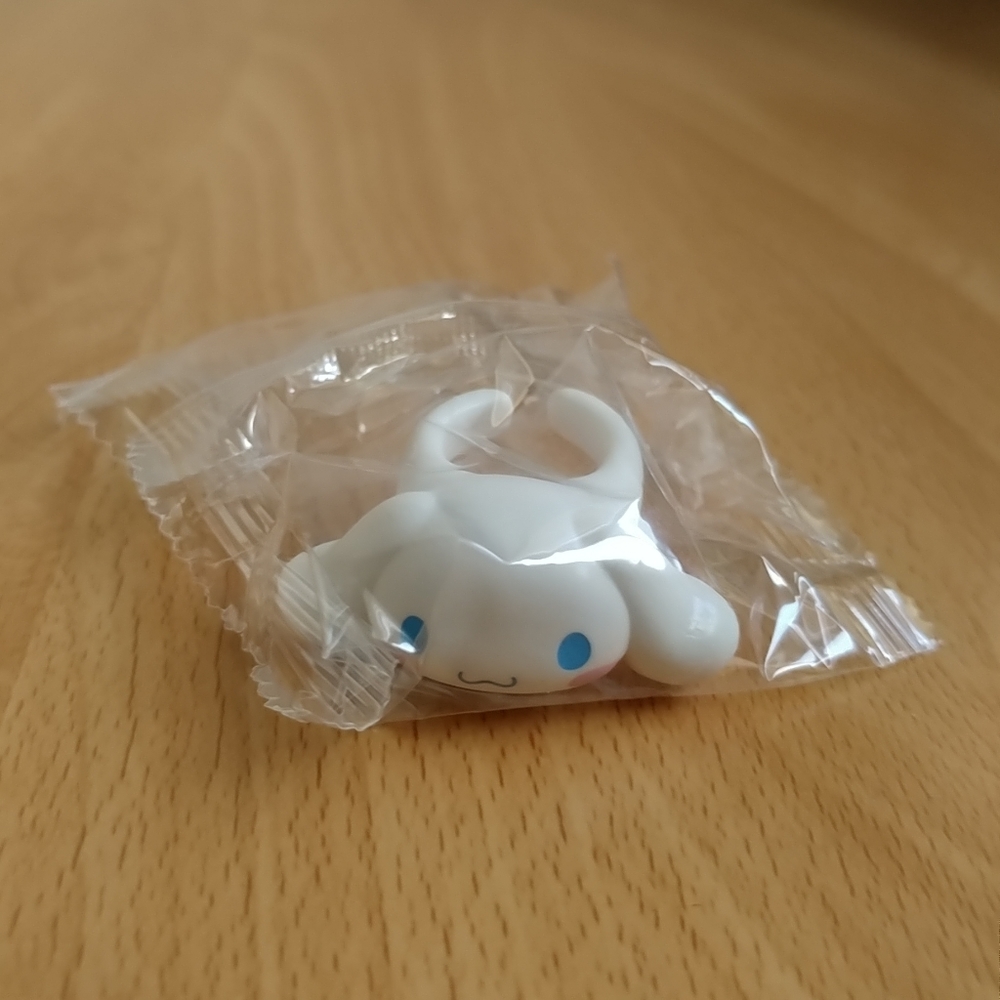 Sanrio Gachapon Cinnamoroll ring